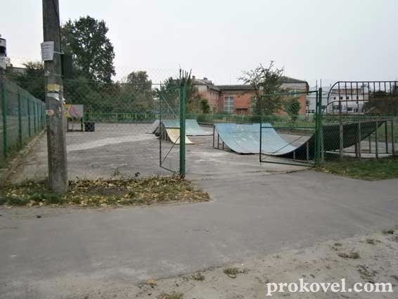 Ковельський майданчик, який перетворився на купу сміття, прибирали. ФОТО