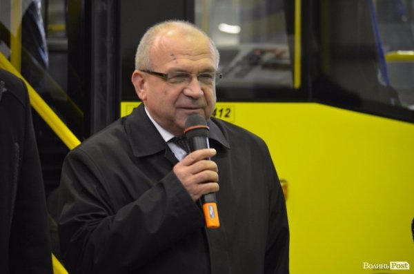 На Волині - 5 нових шкільних автобусів