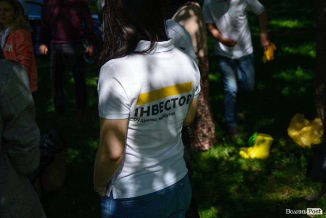 «Це може бути суперлокація»: «Інвестор» влаштував толоку у ботанічному саду на Потебні. ФОТО*