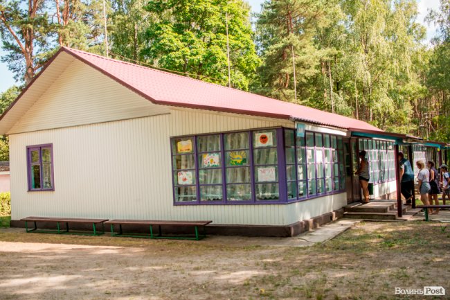 Незабутні знайомства і розваги: як діти з Луганщини провели день у таборі на Світязі. ФОТО