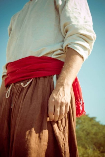 Лучанин з друзями змайстрував козацький човен і прокатався ним по Дніпрі. ФОТО