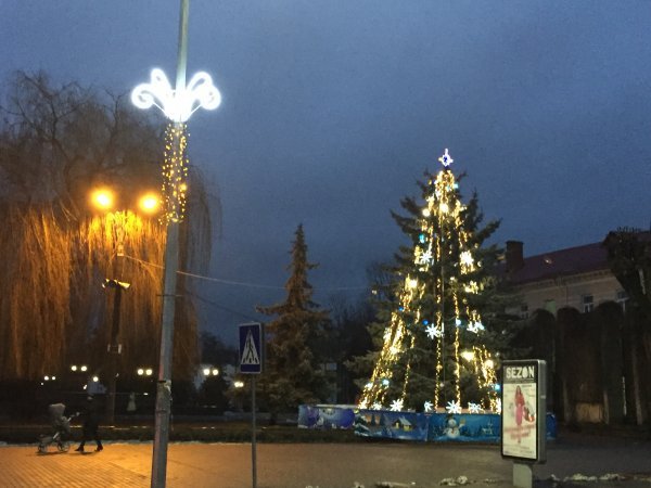 У Ковелі демонтували новорічну ілюмінацію