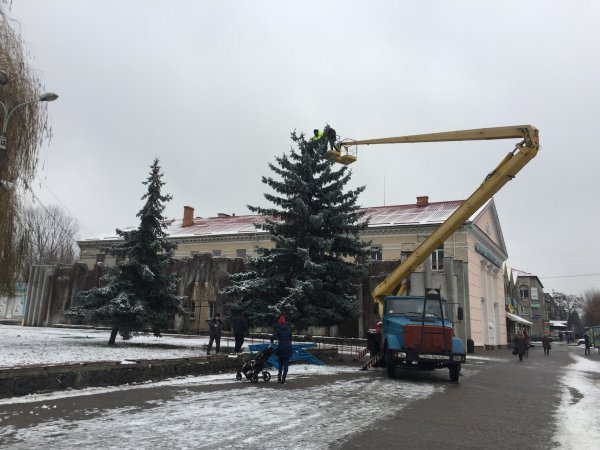 У Ковелі демонтували новорічну ілюмінацію