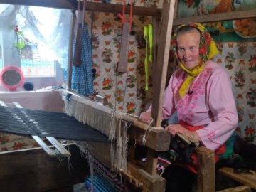 Як на Волині виготовляють килими: подробиці від господинь