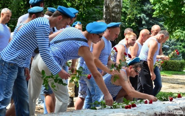 Луцьком пройшов «десант-парад». ФОТО