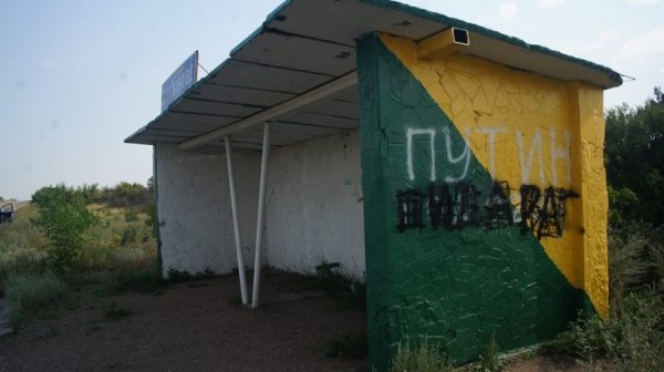 Стрілянина, вибухи, дим. Фото з передової