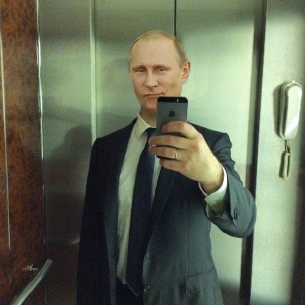 Інтернет сміється з селфі Медведєва. ФОТО