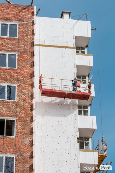 Ростуть, мов на дріжджах: як у ЖК «Caramel Residence» будують «карамельні» багатоповерхівки. ФОТО*