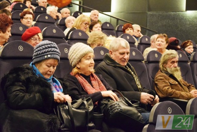 Луцьким пенсіонерам показали стрічку, яку номінували на «Оскар»