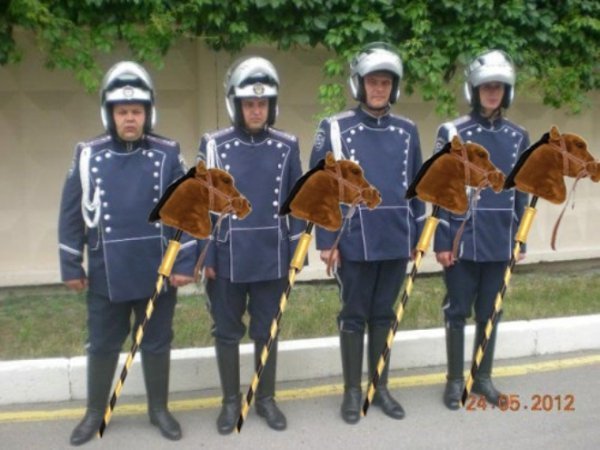 З форми харківських даішників сміється півкраїни