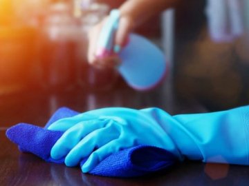 Як правильно дезінфікувати речі, аби не захворіти коронавірусом: пояснення головного медика Волині 