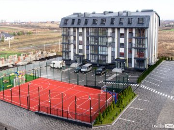 На «Олімпі» завершують будівництво «щасливого будинку»*. ФОТО