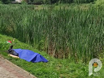 У Рожищі в парку помер чоловік