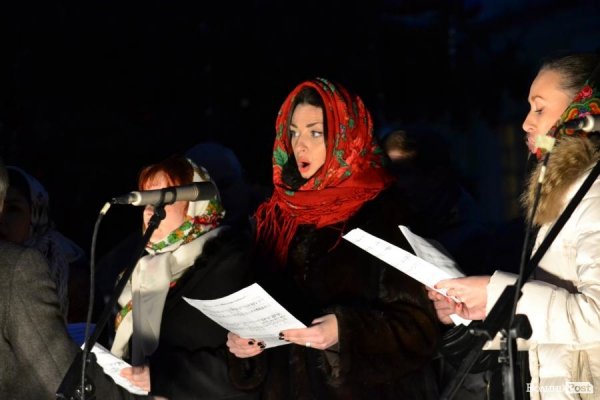 Лучани у День Cвятого Миколая «запалили» cвяткові ялинки. ФОТО