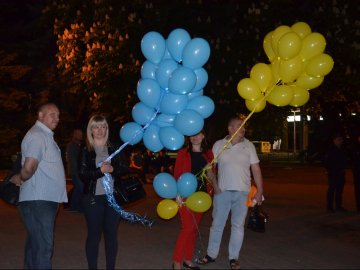 У вечірньому Луцьку – «Перша хвилина миру». ФОТО