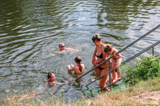 Стир, фонтани і вуличні душі: як у Луцьку рятуються від спеки. ФОТО