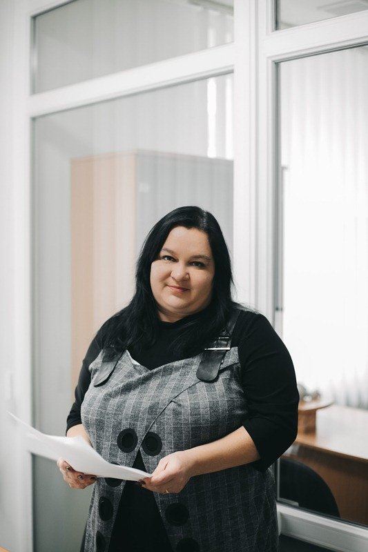 Хтось любить гітару, хтось – лижі, а ще хтось – спортзал: у Луцькому міськрайоному суді розповіли про найкращих працівників. ФОТО