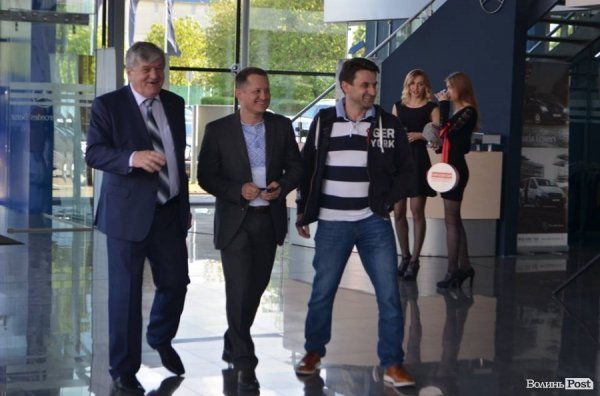 У Луцьку презентували нові автомобілі преміум класу. ФОТО