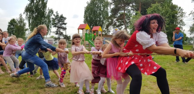 На радість дітям: на Волині – два нові ігрові майданчики. ФОТО