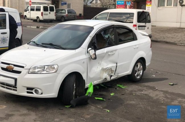 У місті на Волині мотоцикліст влетів у легковик: подробиці аварії
