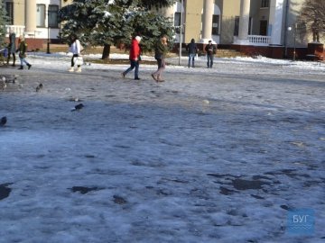 Через ожеледицю у Нововолинську постраждали 10 осіб