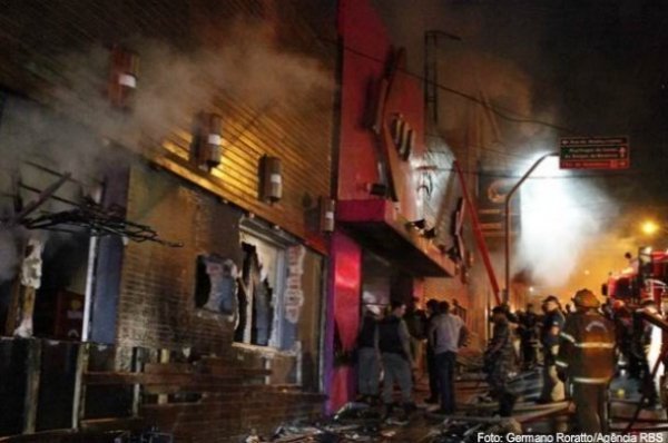 У Бразилії в нічному клубі згоріло 245 людей. ФОТО. ВІДЕО