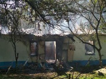 Без документів, грошей і одягу: сім'я погорільців з Волині потребує допомоги