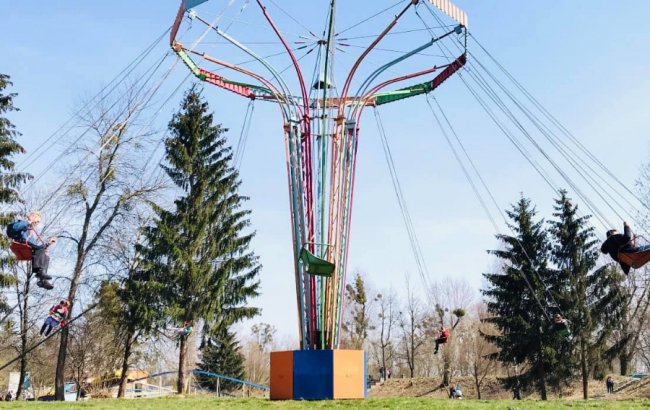 Повідомили, коли у Луцьку запрацюють атракціони