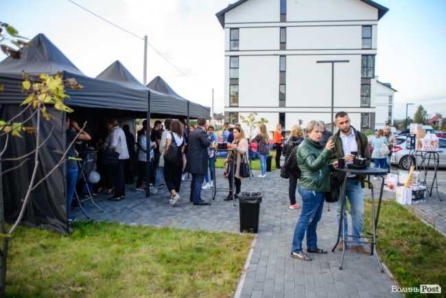 Лаундж-зона, розваги і подарунки: «Інвестор» влаштував грандіозне знайомство сусідам на «Юпітері». ФОТО*