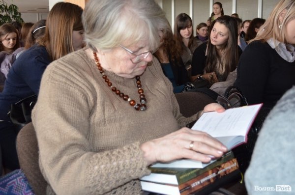  Скандально відомий письменник презентував у Луцьку свою книгу. ФОТО