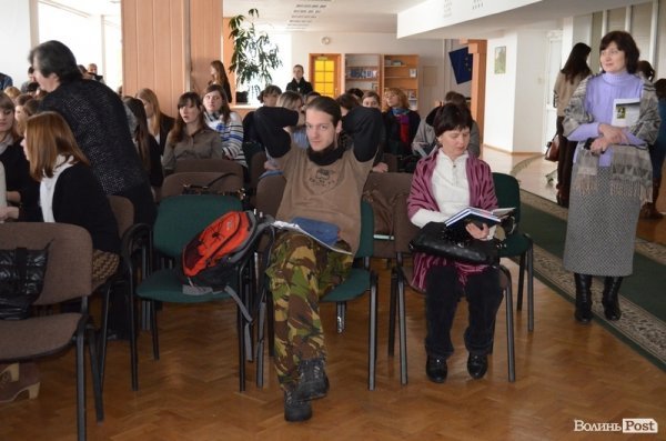  Скандально відомий письменник презентував у Луцьку свою книгу. ФОТО