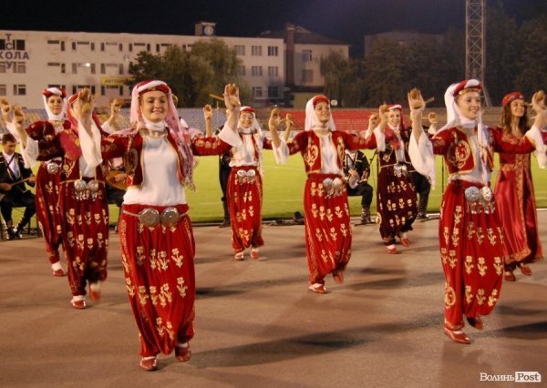 «Поліське літо з фольклором» завершили парадом, концертом і феєрверком. ФОТО