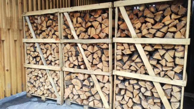 Заготівля, запаси, ціни: яка ситуація з дровами на Волині