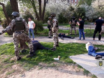У Львові викрили банду, яка вимагала у чоловіка 20 тисяч доларів