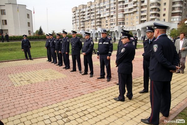 Як опозиція мітингує під Волинською ОДА. ФОТО