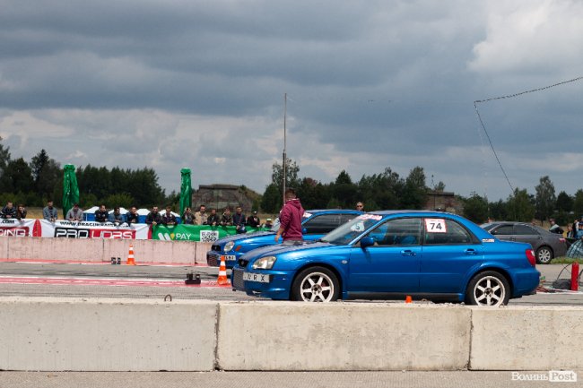 У Луцьку відбулися видовищні авто- і мотогонки. ФОТОРЕПОРТАЖ
