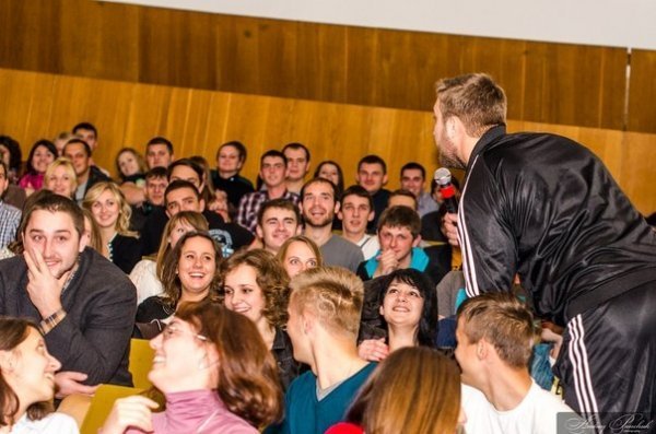 КВН у Луцьку: Рівне «вирвало» перемогу в Запоріжжя. ФОТО