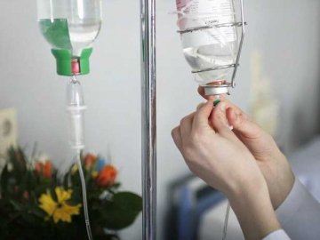 Просять допомогти чоловіку, який випав із занедбаної багатоповерхівки у Ковелі