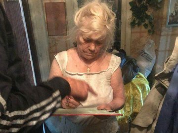 Лучанка влаштувала у власній квартирі горілчаний «магазин»