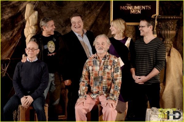 Джордж Клуні одягнув футболку з портретом Тимошенко