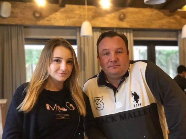 Красуні-доньки із відомими татами з Волині: святкова добірка. ФОТО