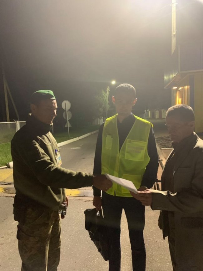 Волинські міграційники видворили за межі країни росіянина, який незаконно перебував 