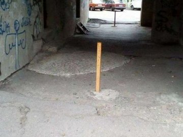 У Луцьку демонтують обмежувачі руху, які заважають проїзду спецтранспорту