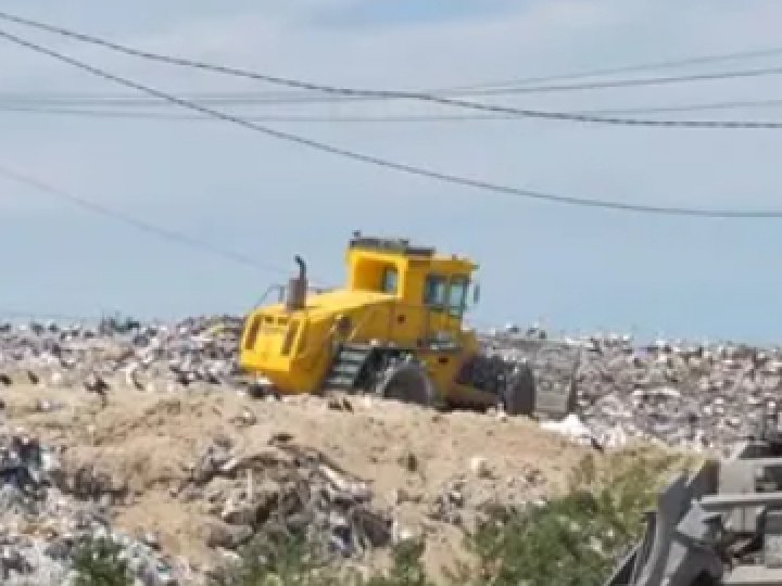 Волиняни розповіли, як їм живеться по сусідству із найбільшим сміттєзвалищем області. ВІДЕО