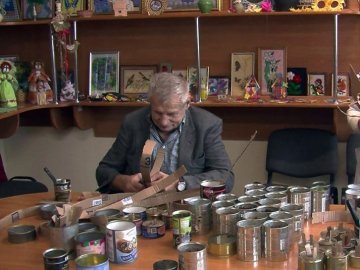 Як мешканці геріатричного пансіонату у Луцьку допомагають ЗСУ