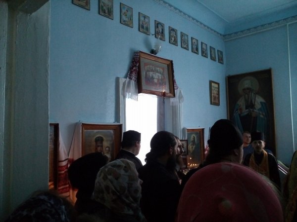 Митрополит Михаїл провів панахиду за загиблими у Волновасі. ФОТО