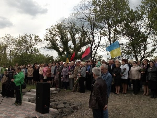 Митрополит Михаїл провів панахиду за загиблими у Волновасі. ФОТО