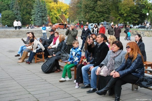 Як у Луцьку під авторські пісні їли кашу. ФОТО