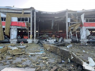 На Миколаївщині окупанти обстріляли відділення «Нової Пошти», є постраждалі 