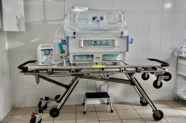 Луцький пологовий отримав транспортний інкубатор для новонароджених. ФОТО